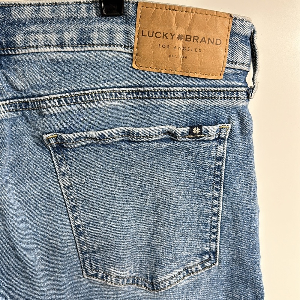 Lucky Brand Women’s Sweet Straight Jeans 14/32 Light Wash
